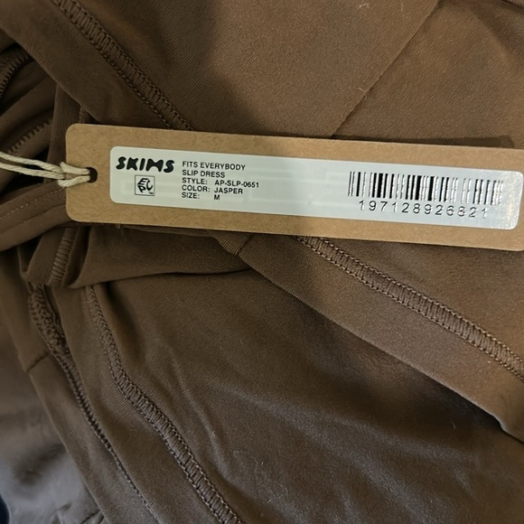 Skims M FITS EVERYBODY B22 SLIP DRESS Jasper Brown NWT - Picture 5 of 5